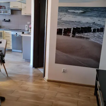 4 Osoby 100 M Od Morza 2 アパート